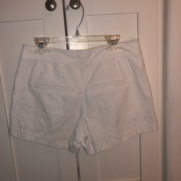 White Socialite Shorts size XS - Picture 4 of 5